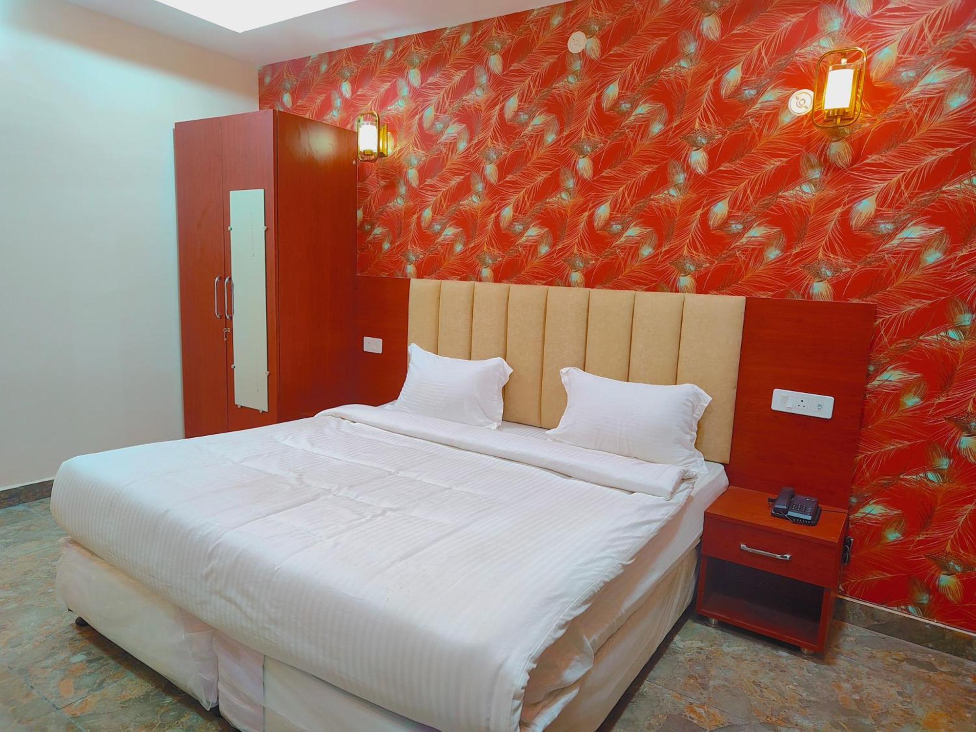 Awadh Samrat Resort Ayodhya Exterior foto