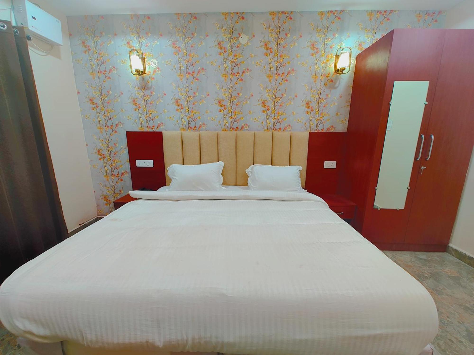 Awadh Samrat Resort Ayodhya Exterior foto