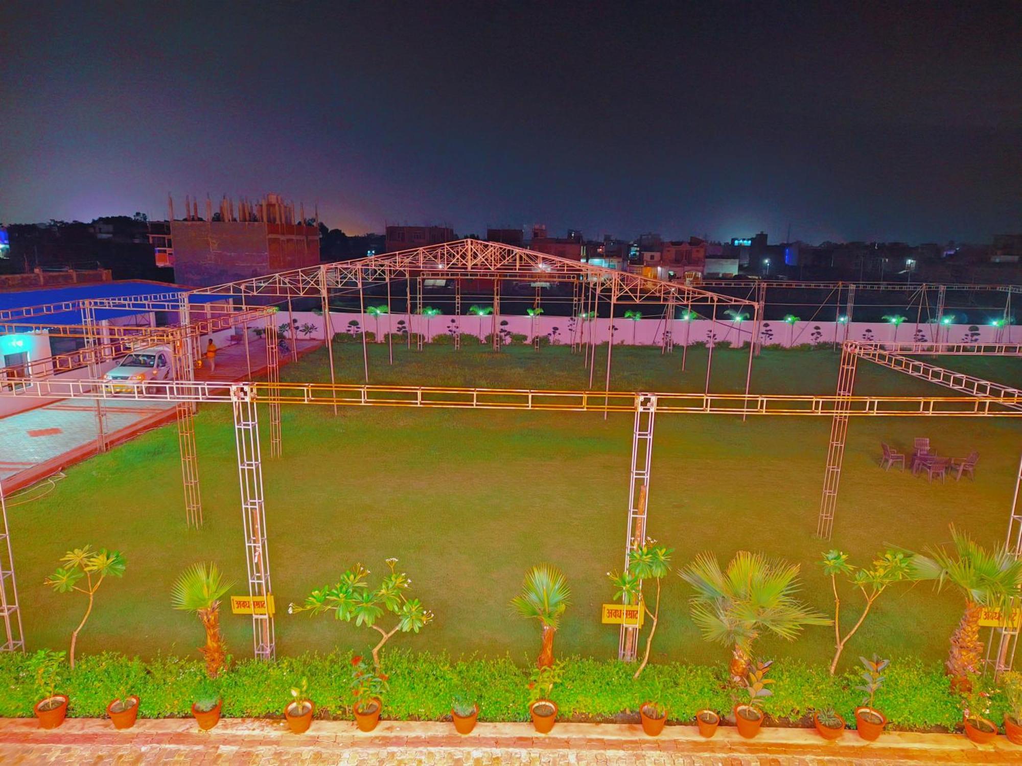Awadh Samrat Resort Ayodhya Exterior foto