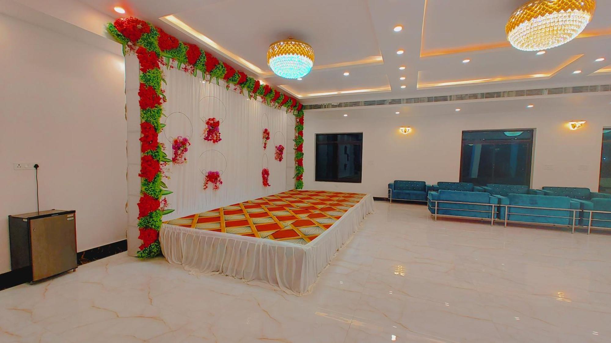 Awadh Samrat Resort Ayodhya Exterior foto