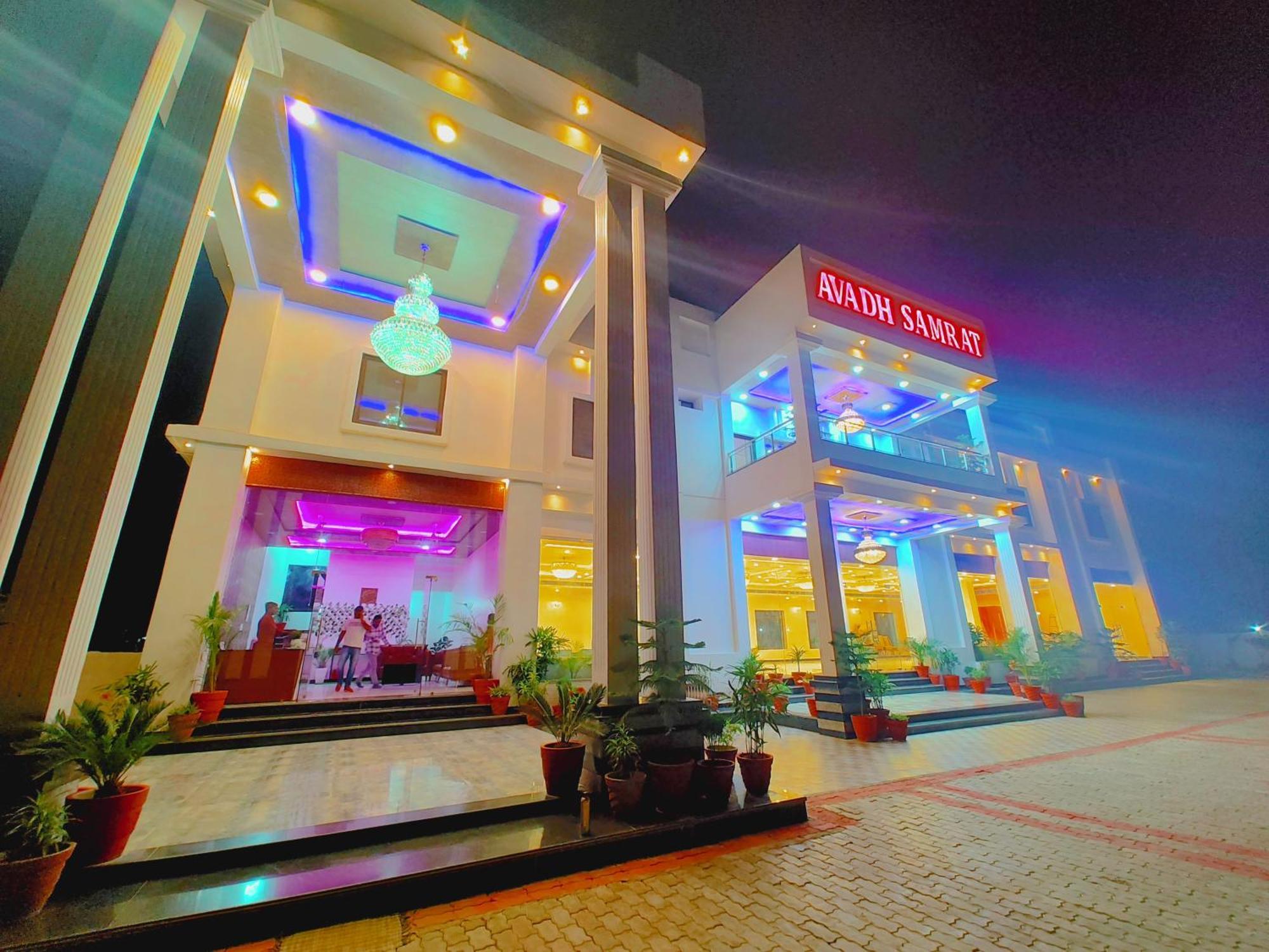 Awadh Samrat Resort Ayodhya Exterior foto